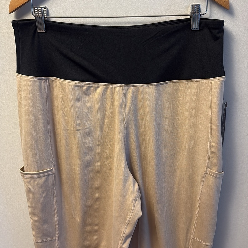NWT Tahari Sport Colour Block Tan/Black Leggings Size 2X - Picture 3 of 9